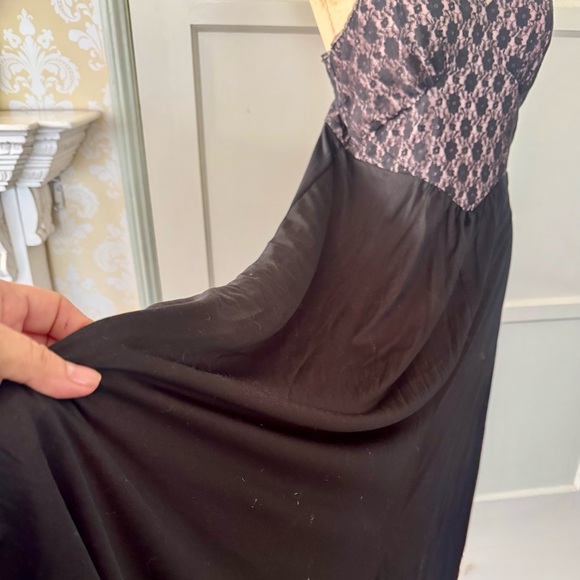 Vintage J. Peterman black lace sexy nightgown, roomy, comfy, vamp, sleepwear - Picture 7 of 11